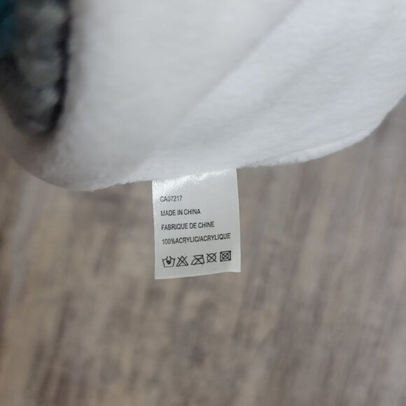 #102 Blue White Grey Toque Hat Beanie - Picture 3 of 4